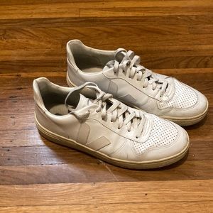 Veja V10 sneakers size 11